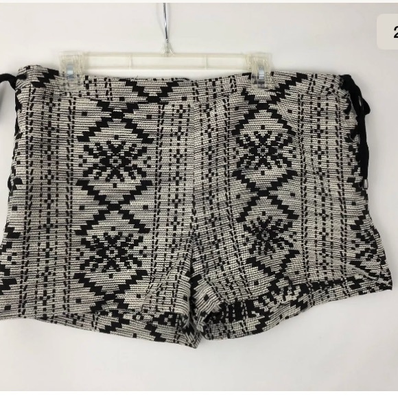 Who What Wear Pants - Black & White Tapestry Shorts